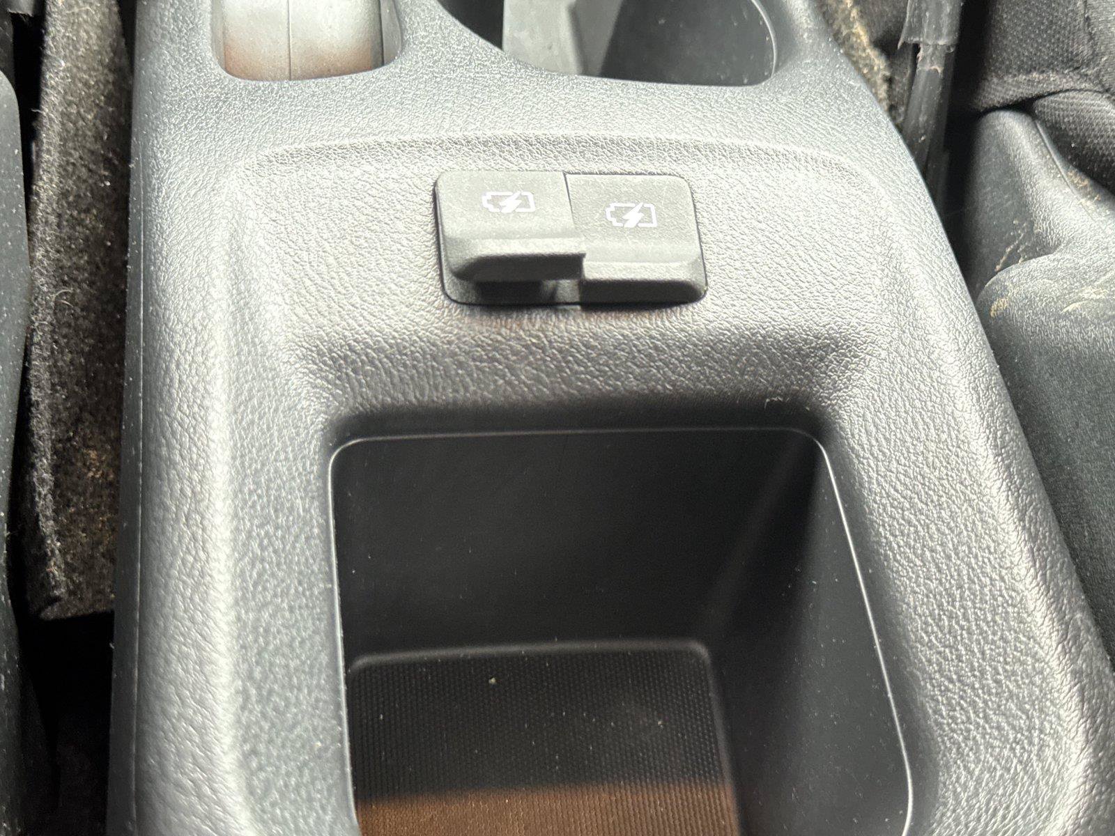 Used 2020 Nissan Kicks SV FWD image 25