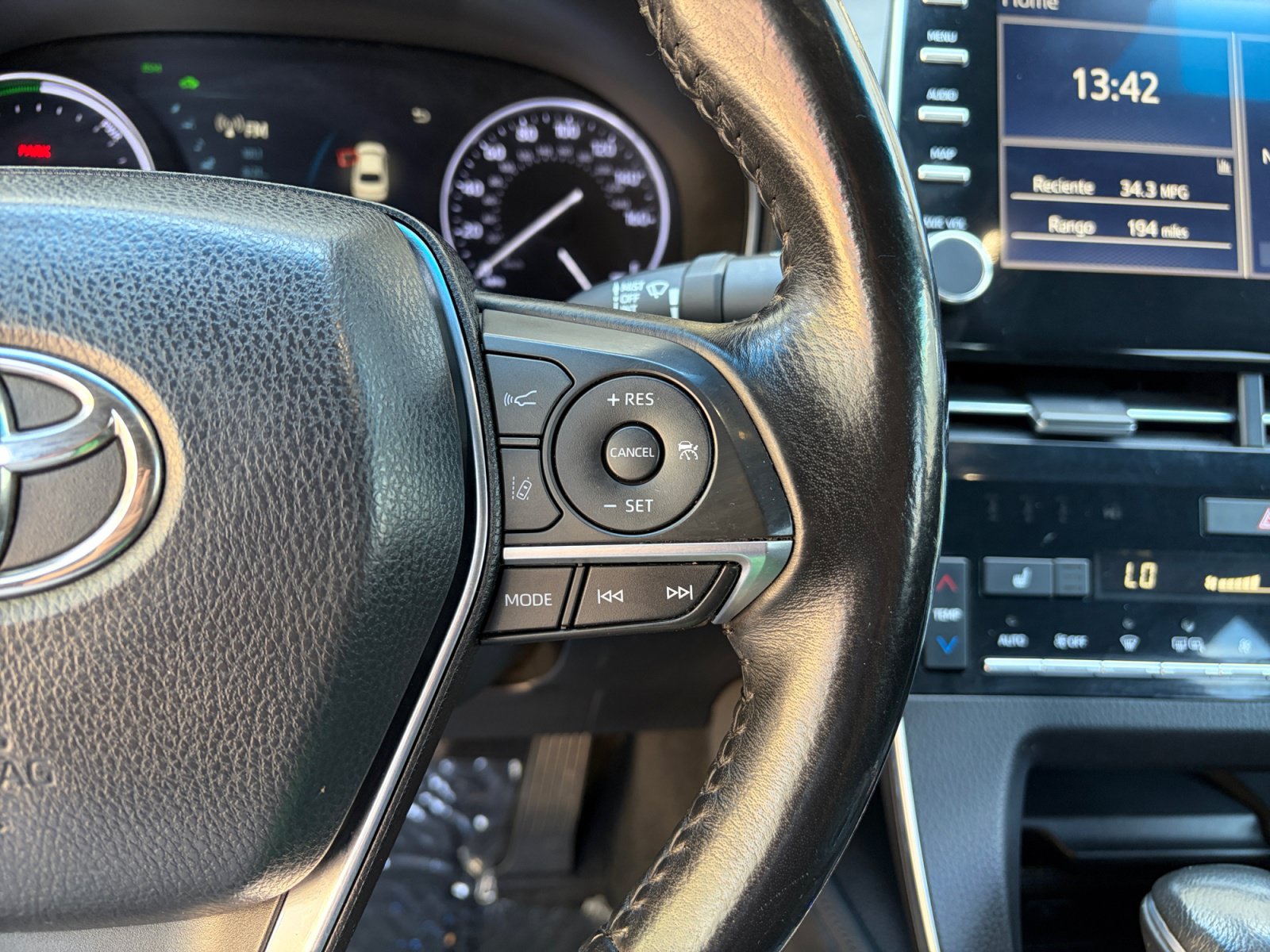 Used 2019 Toyota Avalon XLE w/ Moonroof Package FWD image 14