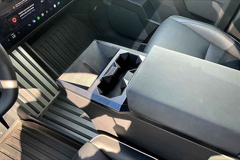 Used 2024 Tesla Cybertruck Cyberbeast image 15