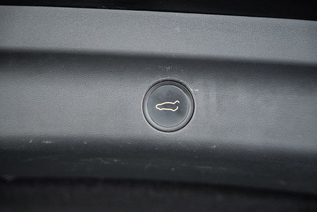 Used 2020 Tesla Model Y Performance image 14