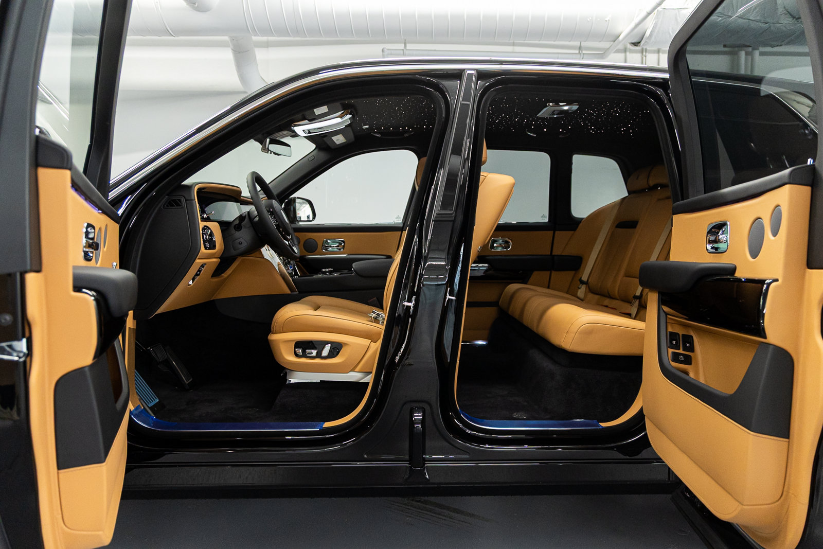 New 2027 Rolls-Royce Cullinan AWD/4WD image 28