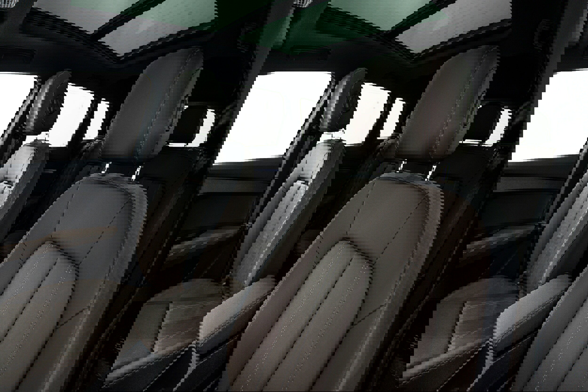 Used 2024 Audi Q4 e-tron Prestige image 13