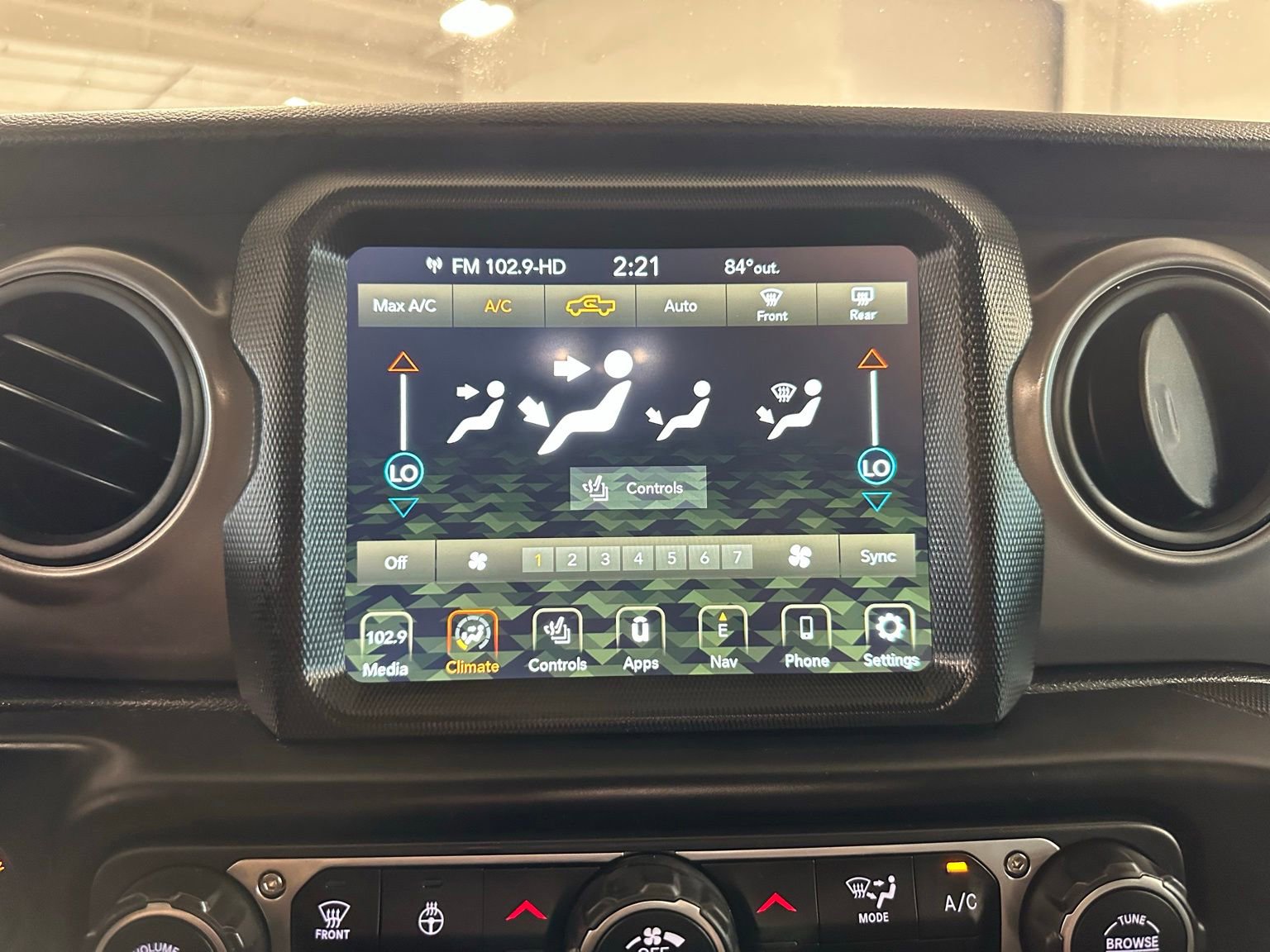 Used 2022 Jeep Gladiator Sport AWD/4WD image 26