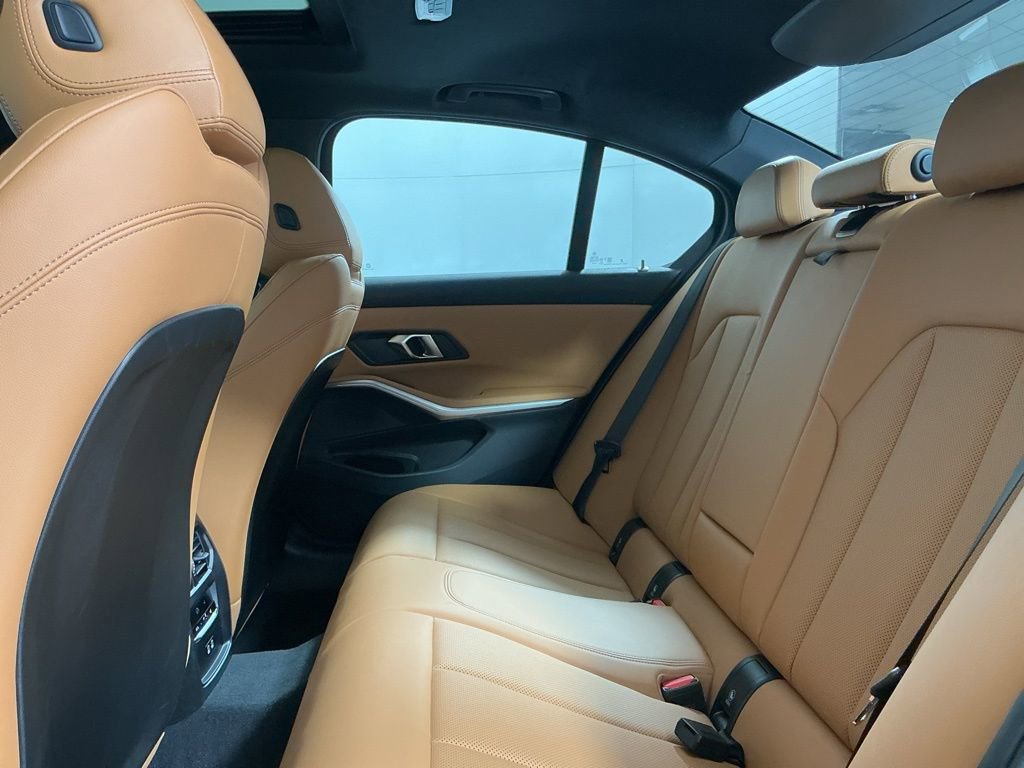 Certified 2025 BMW 330i Sedan w/ M Sport Package RWD image 27