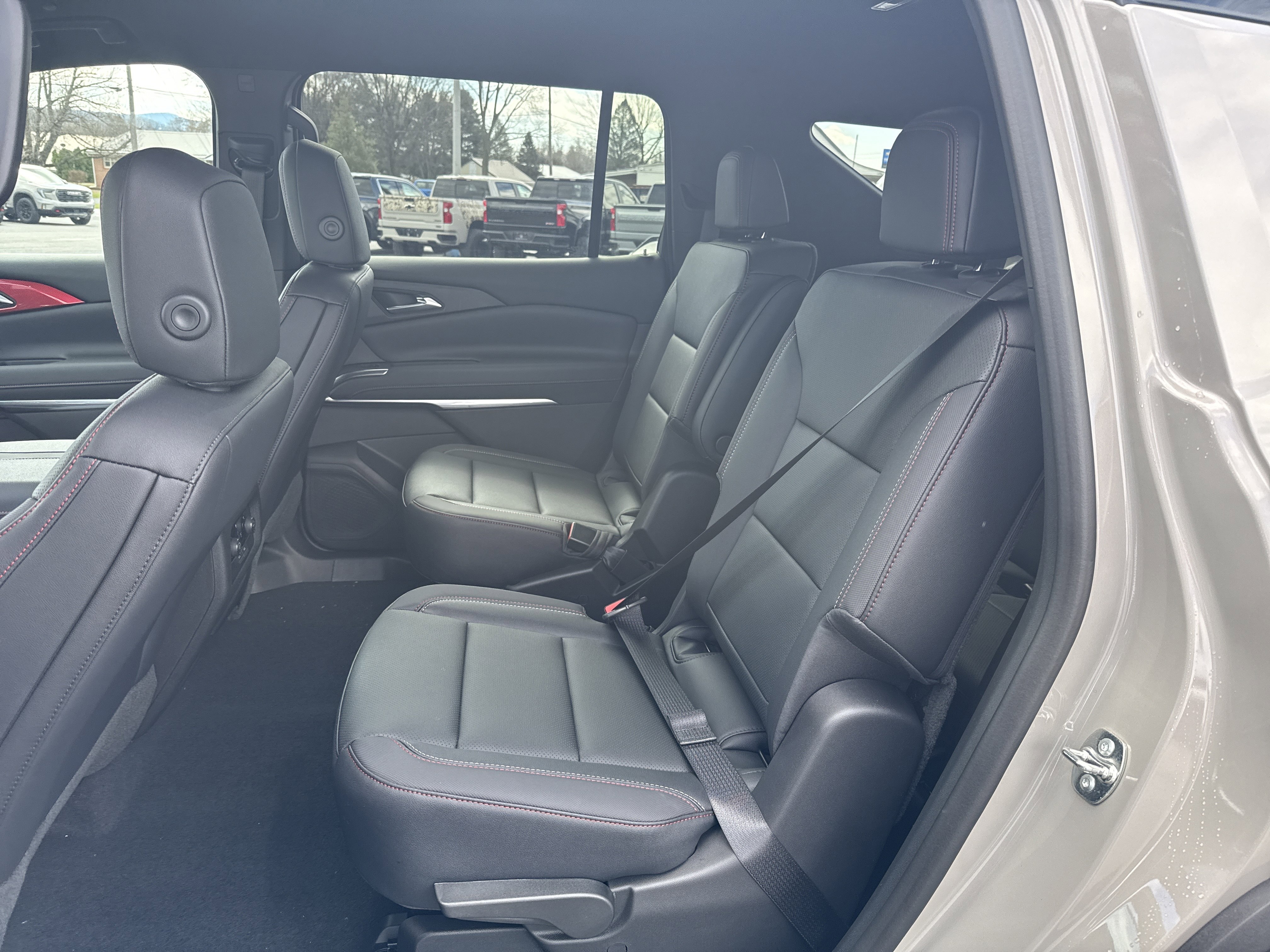 New 2026 Chevrolet Traverse Z71 w/ Driver Confidence Package image 12