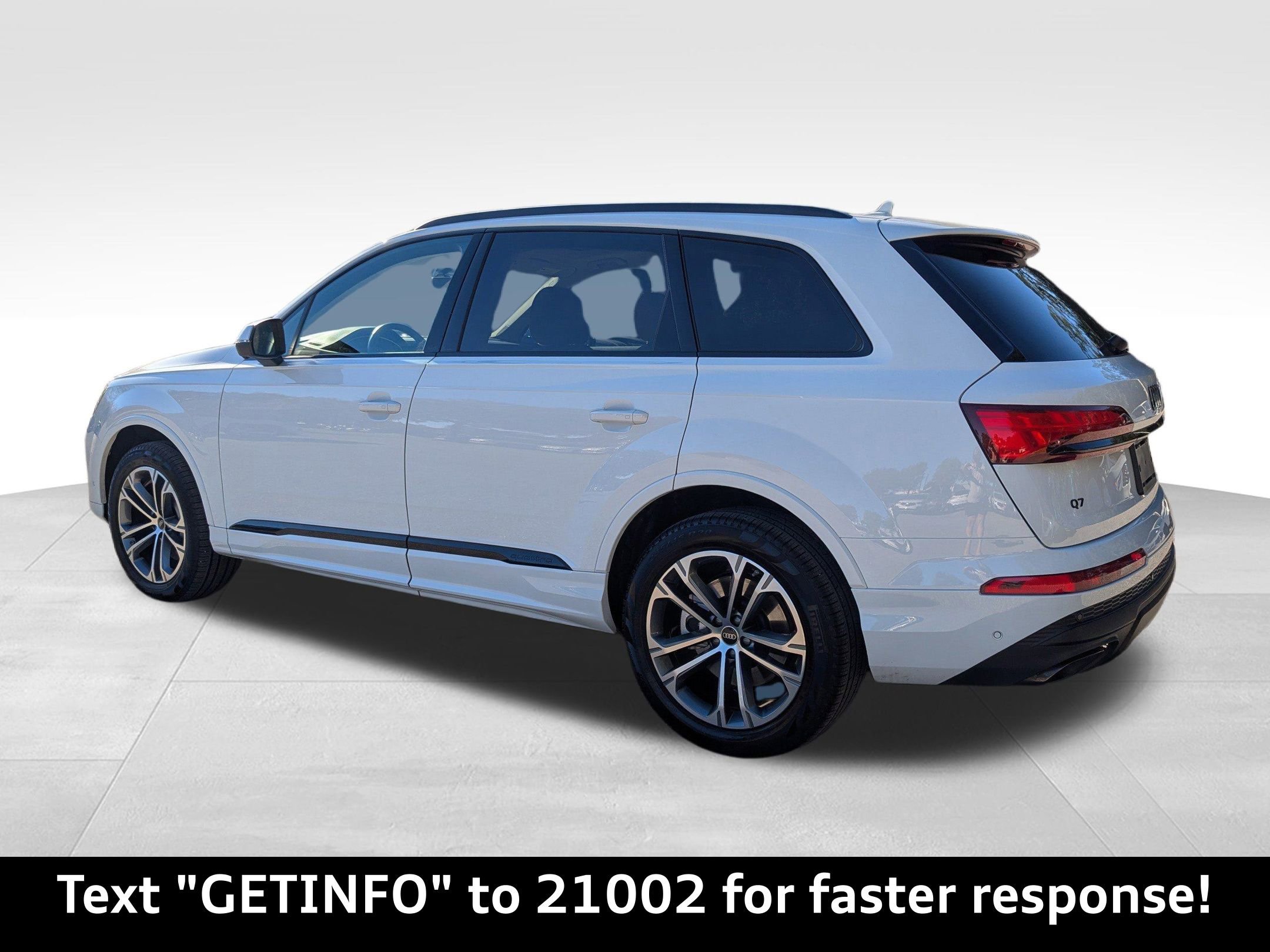 Certified 2025 Audi Q7 2.0T Premium w/ Convenience Plus Package image 5