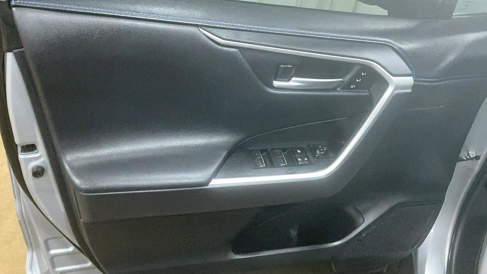 Used 2025 Toyota RAV4 XSE w/ Advanced Technology Package image 9