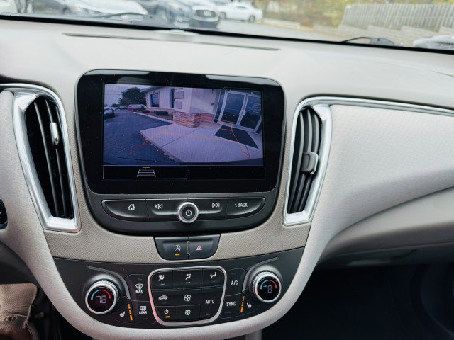Used 2021 Chevrolet Malibu LT image 14