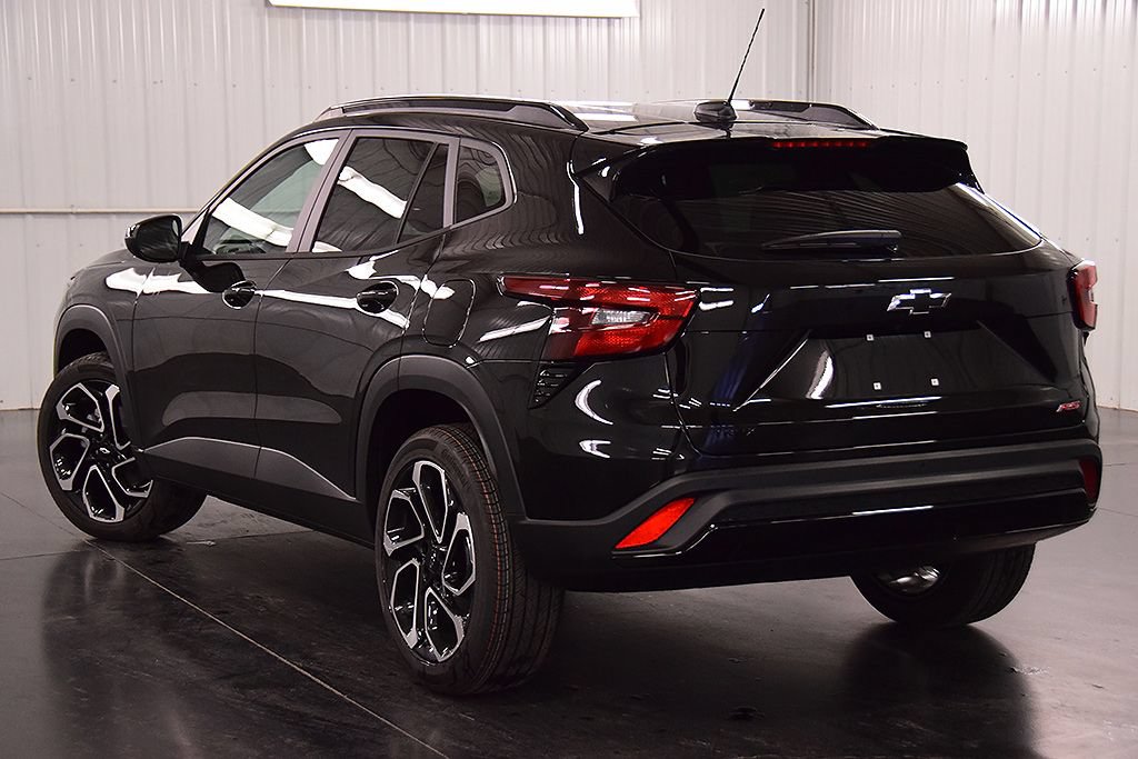 New 2026 Chevrolet Trax RS w/ Driver Confidence Package FWD image 5