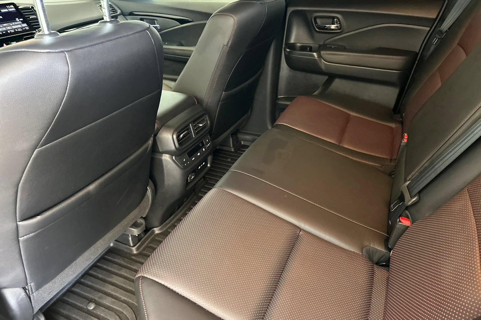 Certified 2025 Honda Ridgeline Black Edition image 12