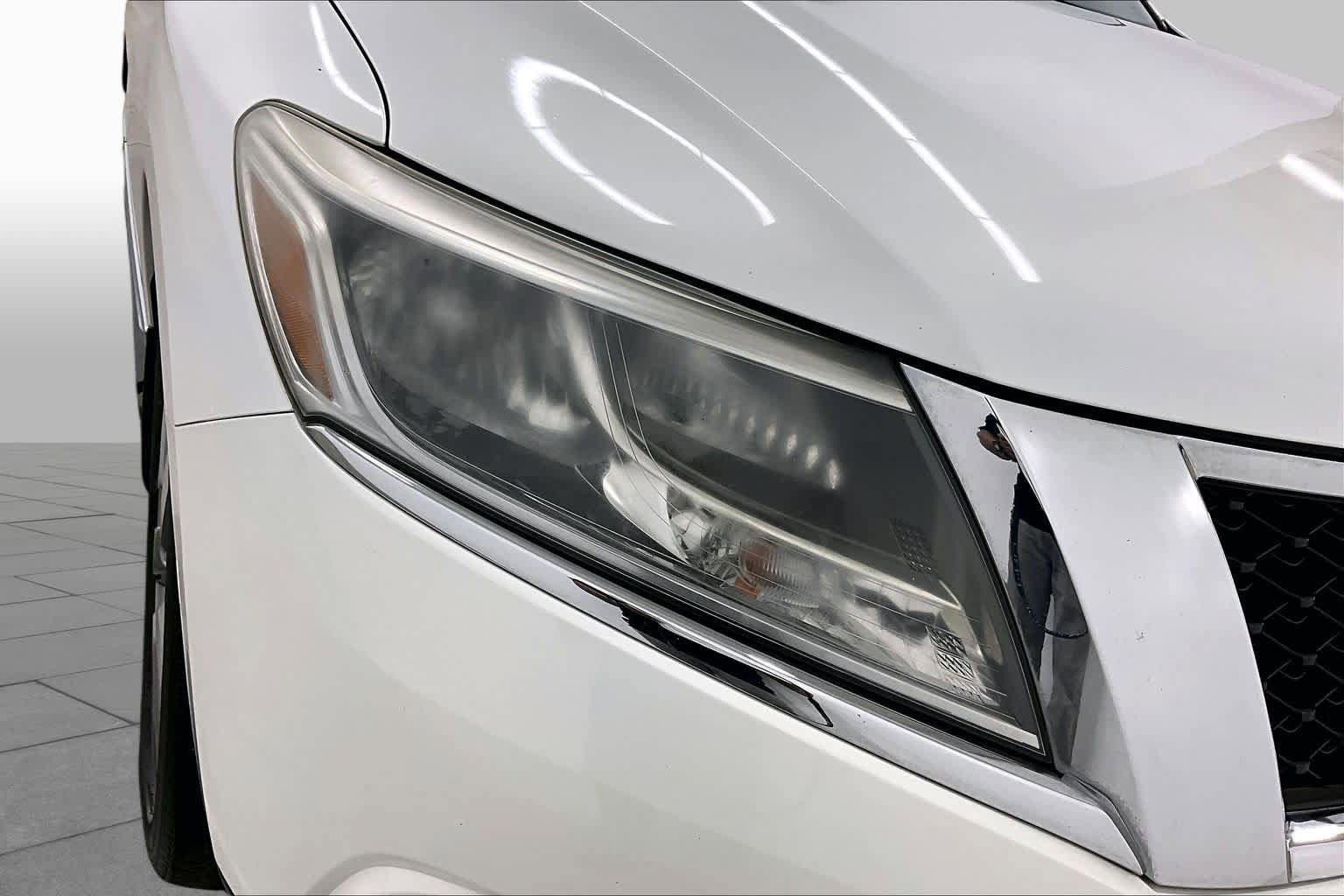 Used 2014 Nissan Pathfinder Platinum w/ Platinum Premium Package FWD image 27