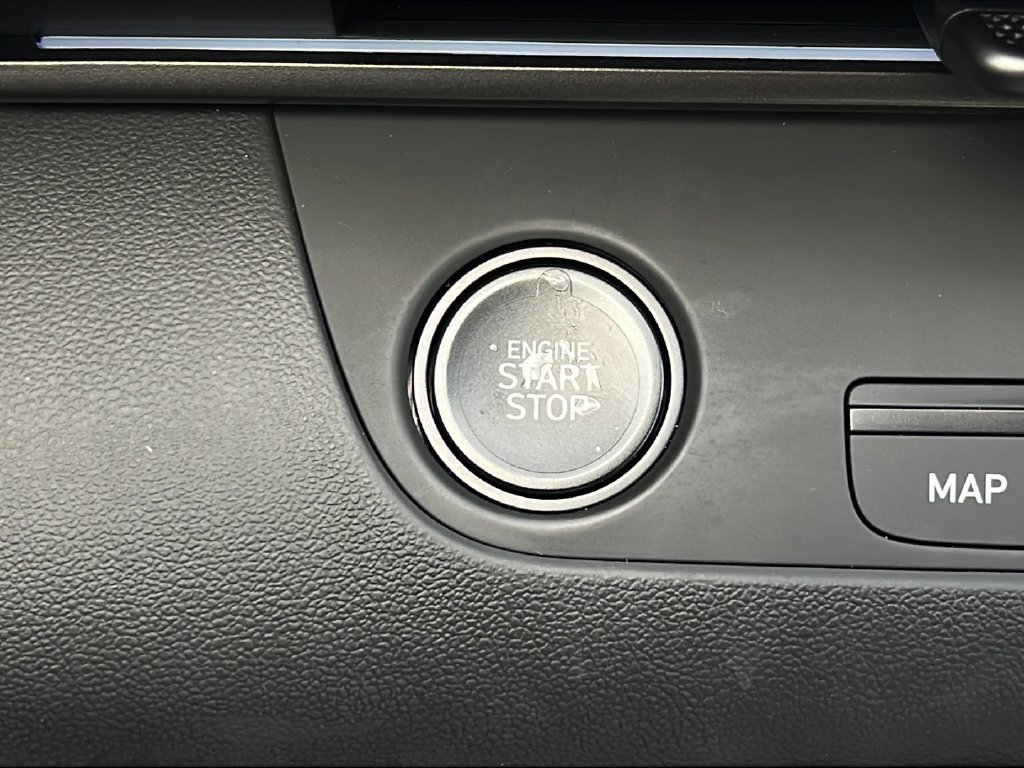Used 2025 Hyundai Elantra SEL FWD image 22