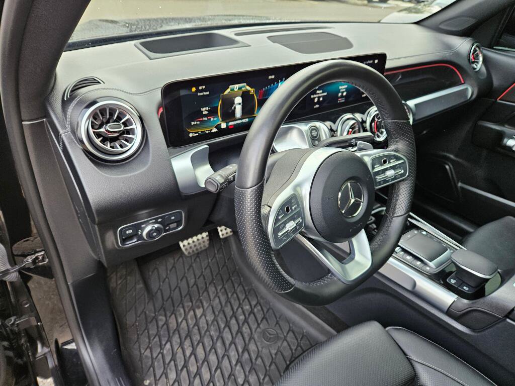 Used 2022 Mercedes-Benz GLB 35 AMG 4MATIC image 18