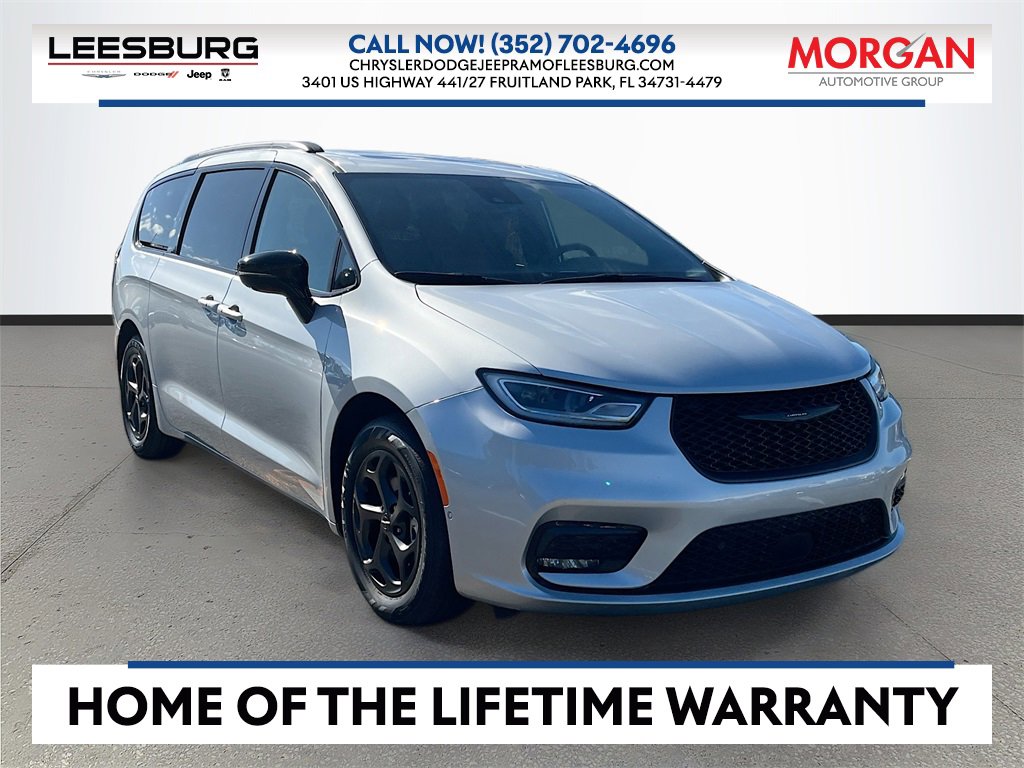 Certified 2024 Chrysler Pacifica Premium image 1