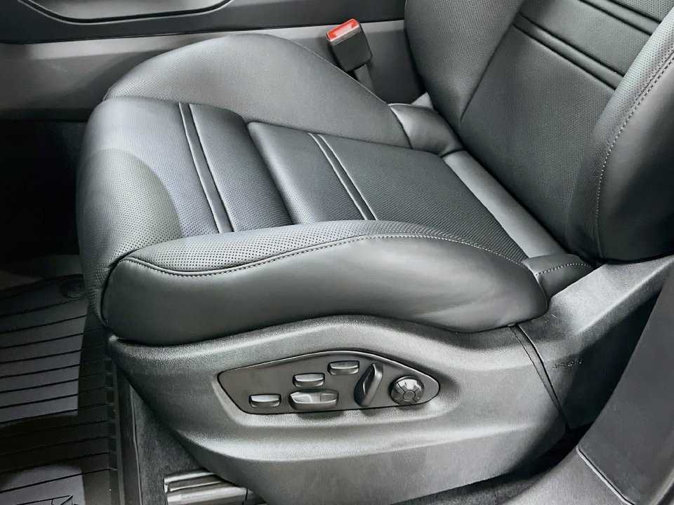 New 2026 Porsche Cayenne GTS AWD/4WD image 22