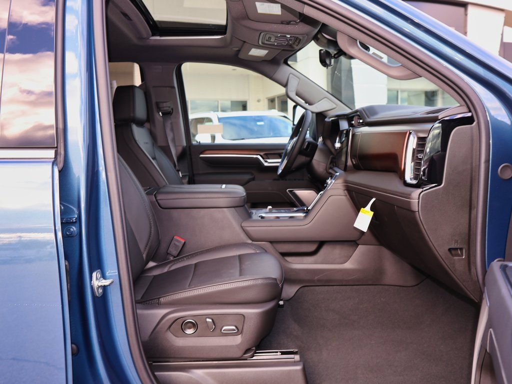 New 2026 GMC Sierra 3500 Denali w/ Denali Reserve Package image 33