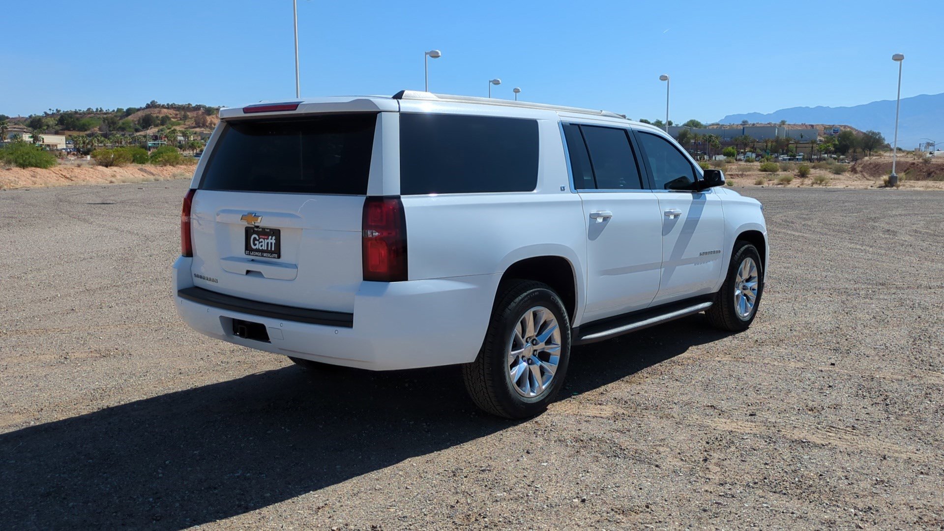Used 2019 Chevrolet Suburban LT RWD image 3