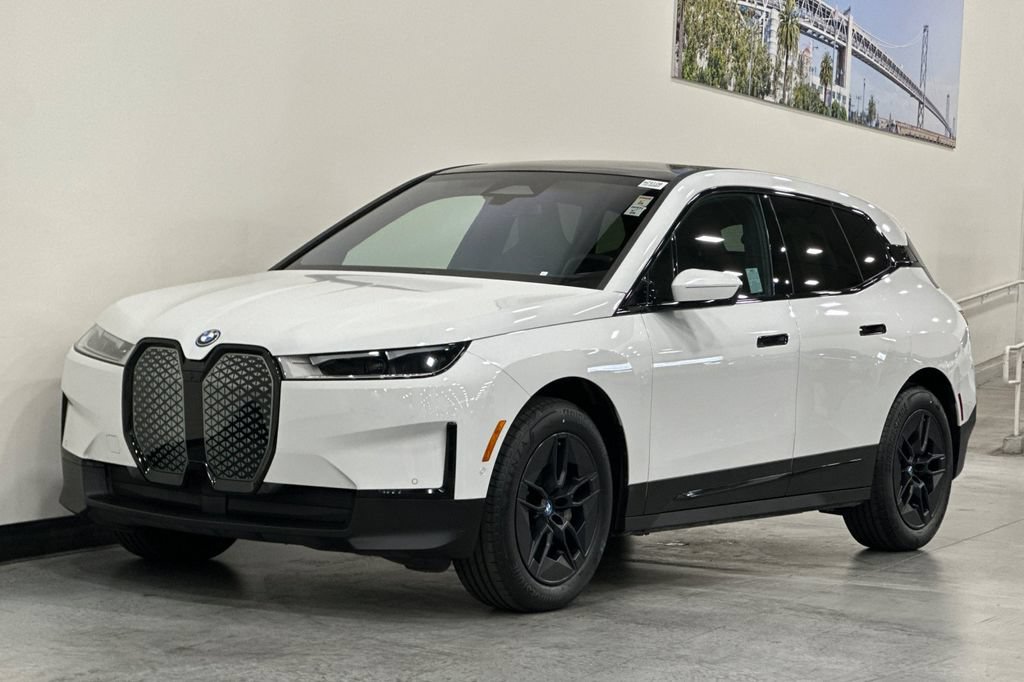 Used 2023 BMW iX xDrive50 w/ Convenience Package AWD/4WD image 8