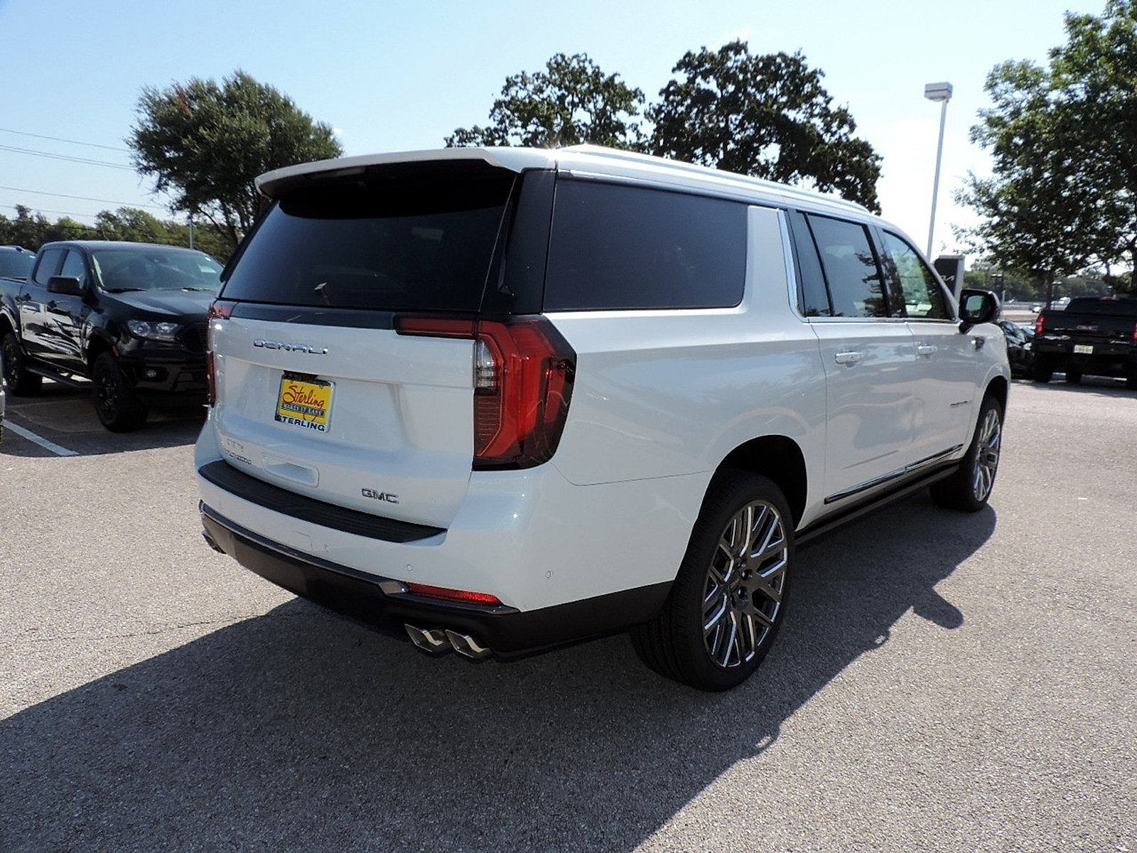 New 2026 GMC Yukon XL Denali Ultimate w/ LPO, Floor Liner Package AWD/4WD image 5