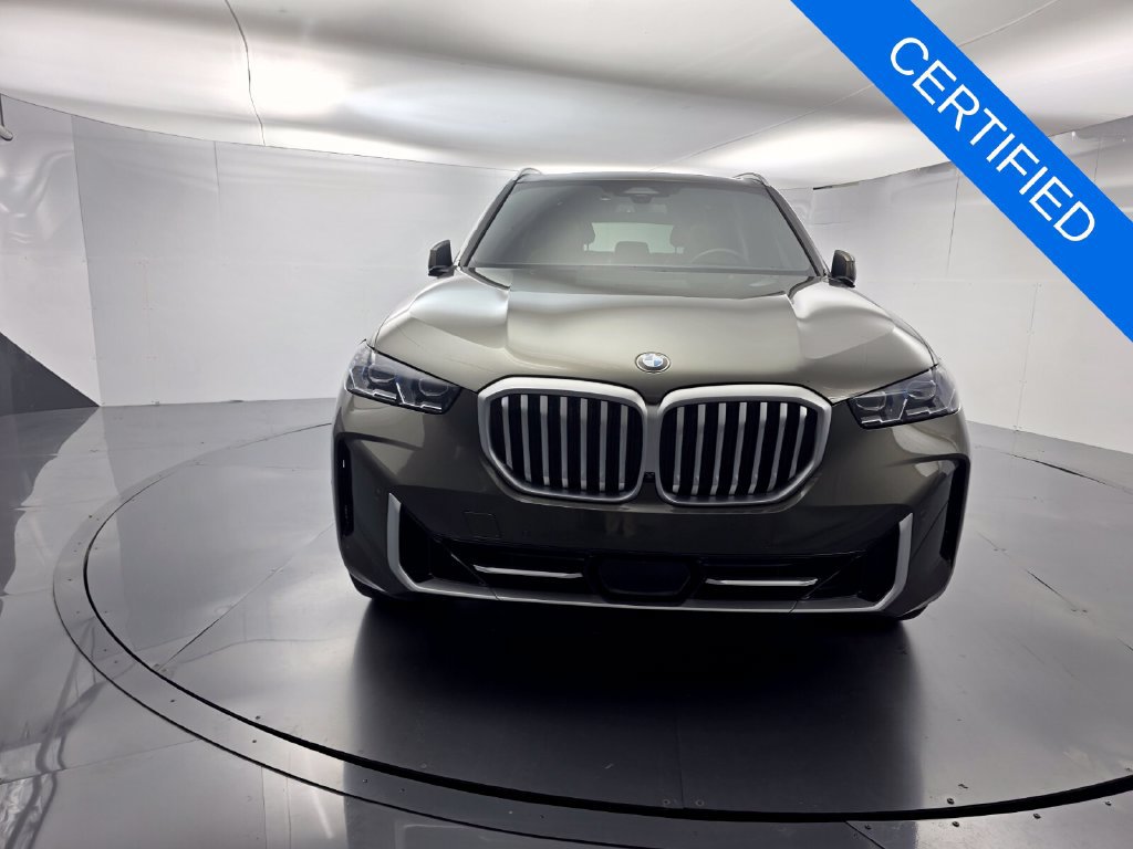 Certified 2024 BMW X5 sDrive40i w/ Premium Package RWD image 2