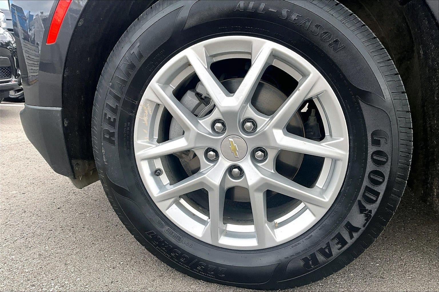 Used 2022 Chevrolet Equinox LS w/ Driver Confidence II Package FWD image 8