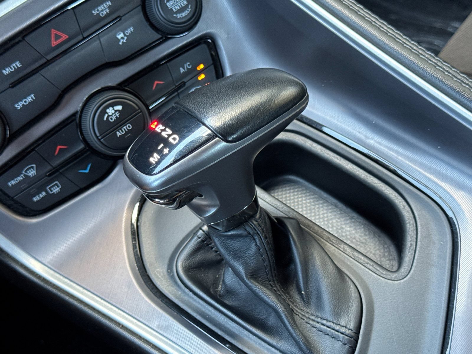 Used 2022 Dodge Challenger SXT RWD image 24