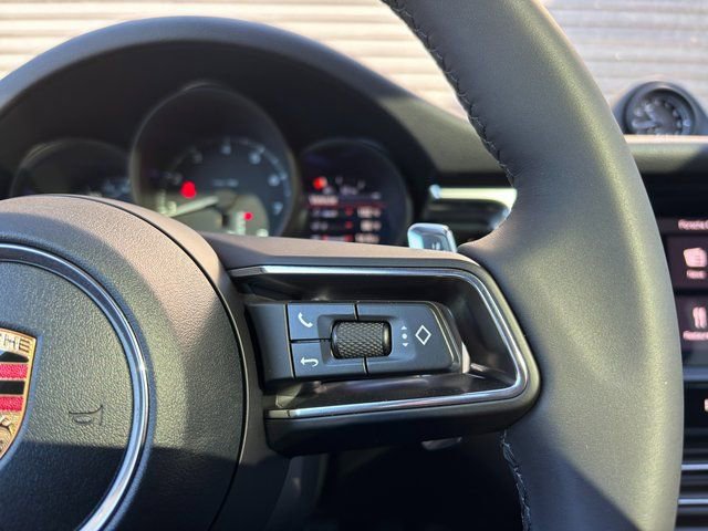 Certified 2026 Porsche Macan AWD/4WD image 15