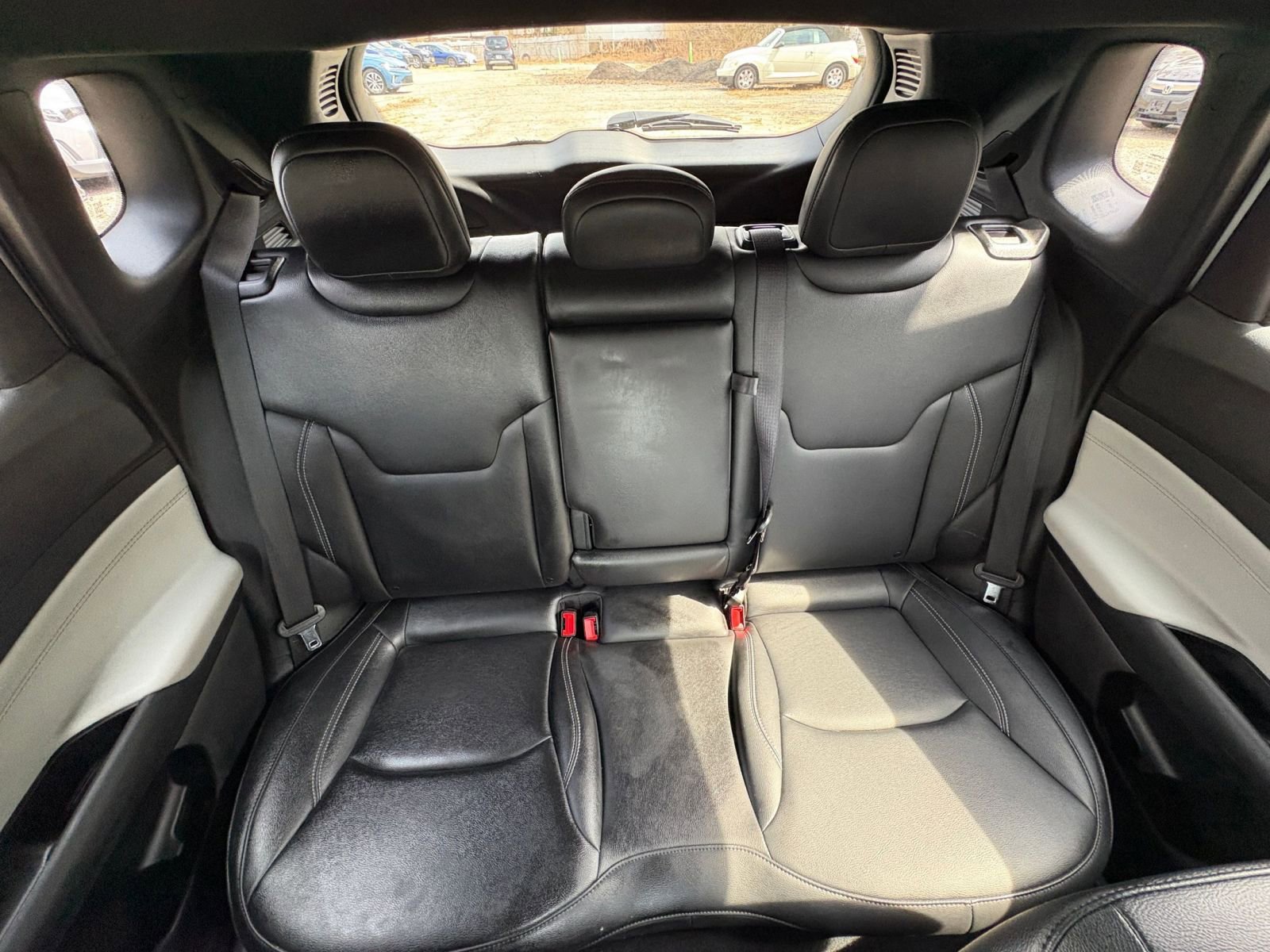 Used 2025 Jeep Compass Limited image 36