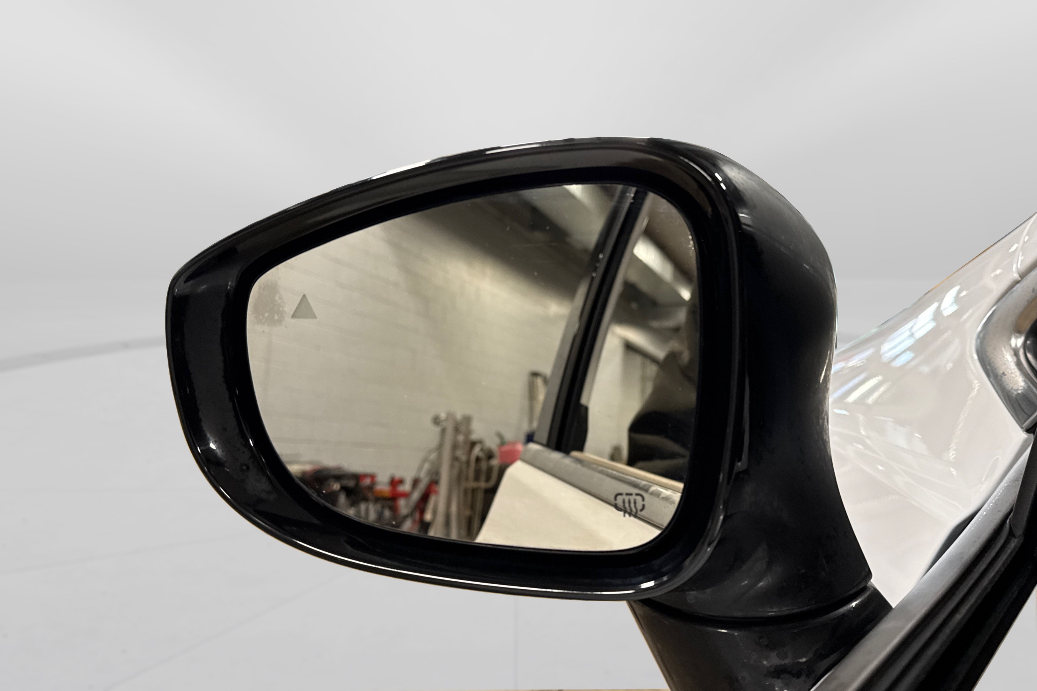 Used 2024 Chrysler Pacifica Touring-L FWD image 14