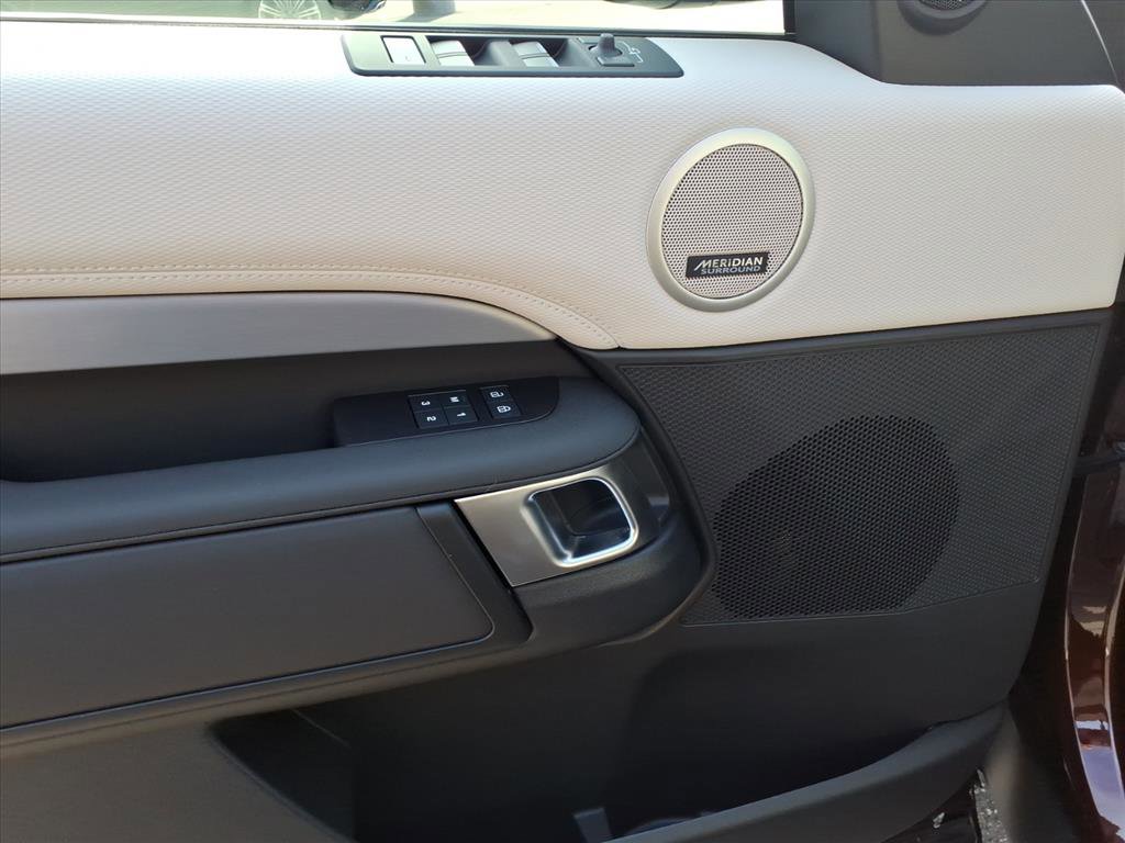 New 2026 Land Rover Discovery Limited Edition AWD/4WD image 10
