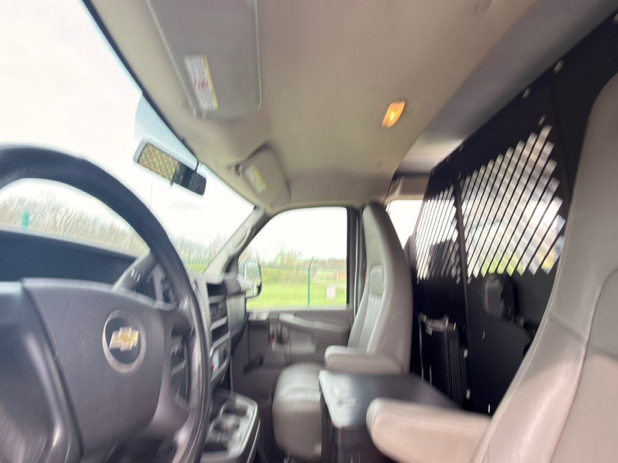 Used 2013 Chevrolet Express 2500 image 22