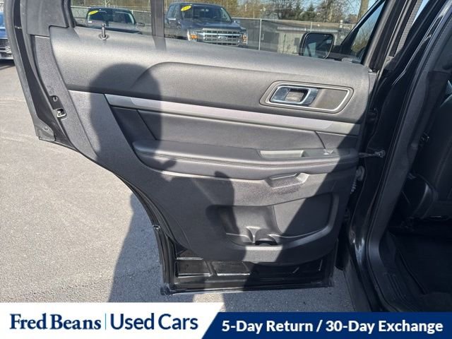 Certified 2018 Ford Explorer XLT w/ Equipment Group 202A AWD/4WD image 18