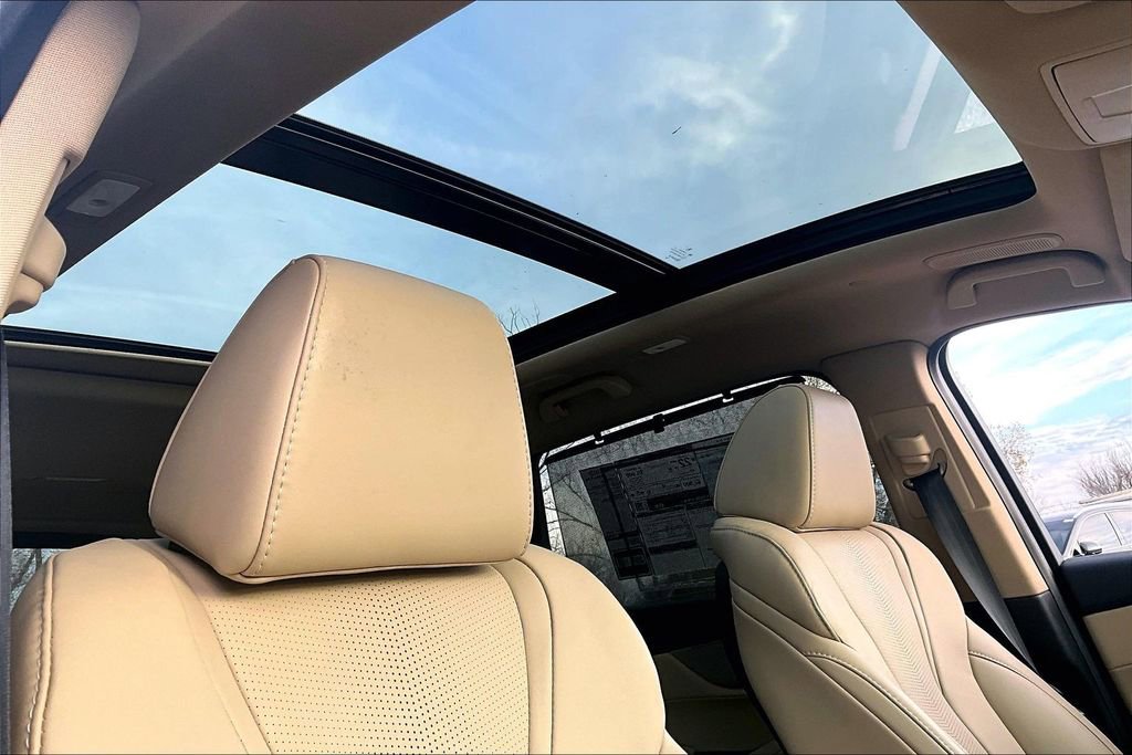 Used 2025 Acura MDX w/ Technology Package image 23