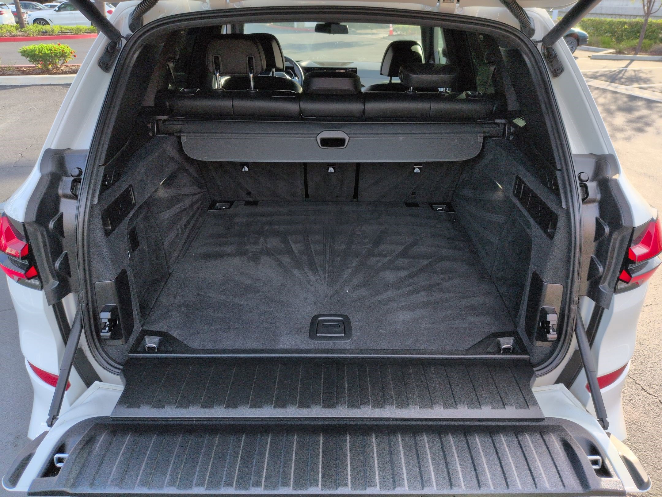 Used 2024 BMW X5 xDrive40i w/ M Sport Package image 31