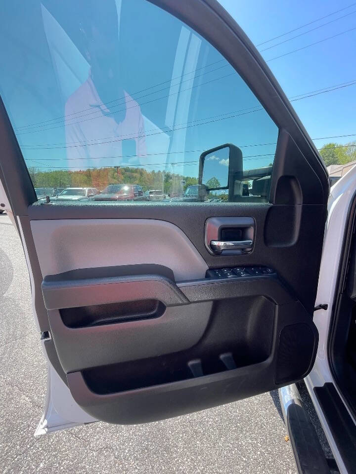 Used 2018 Chevrolet Silverado 2500 W/T w/ WT Convenience Package AWD/4WD image 16