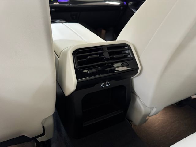 Used 2024 BMW 530i w/ Convenience Package image 22