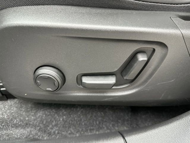 Used 2021 Volvo XC40 P8 Recharge w/ Advanced Package image 12