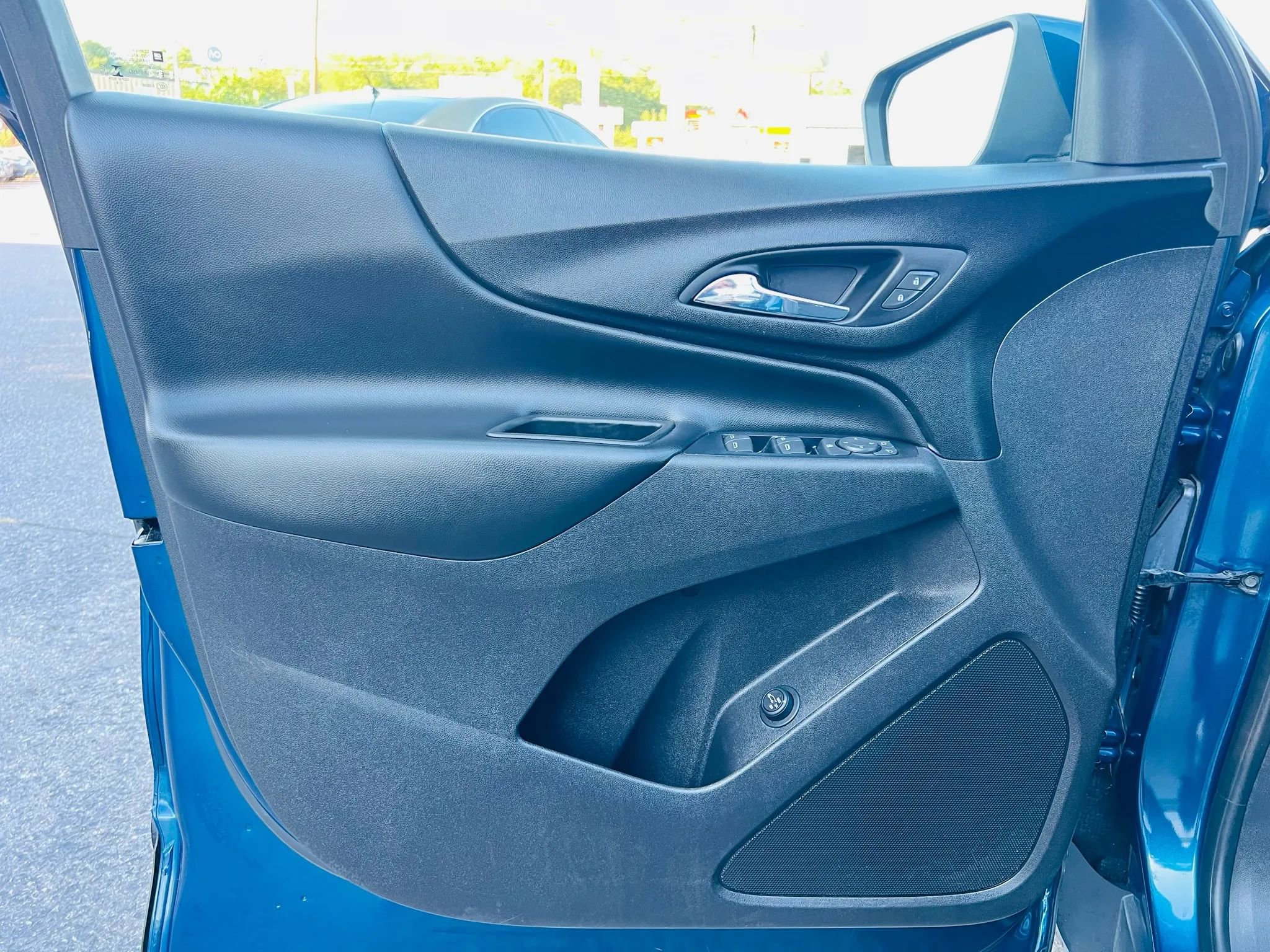 Used 2020 Chevrolet Equinox LT image 26