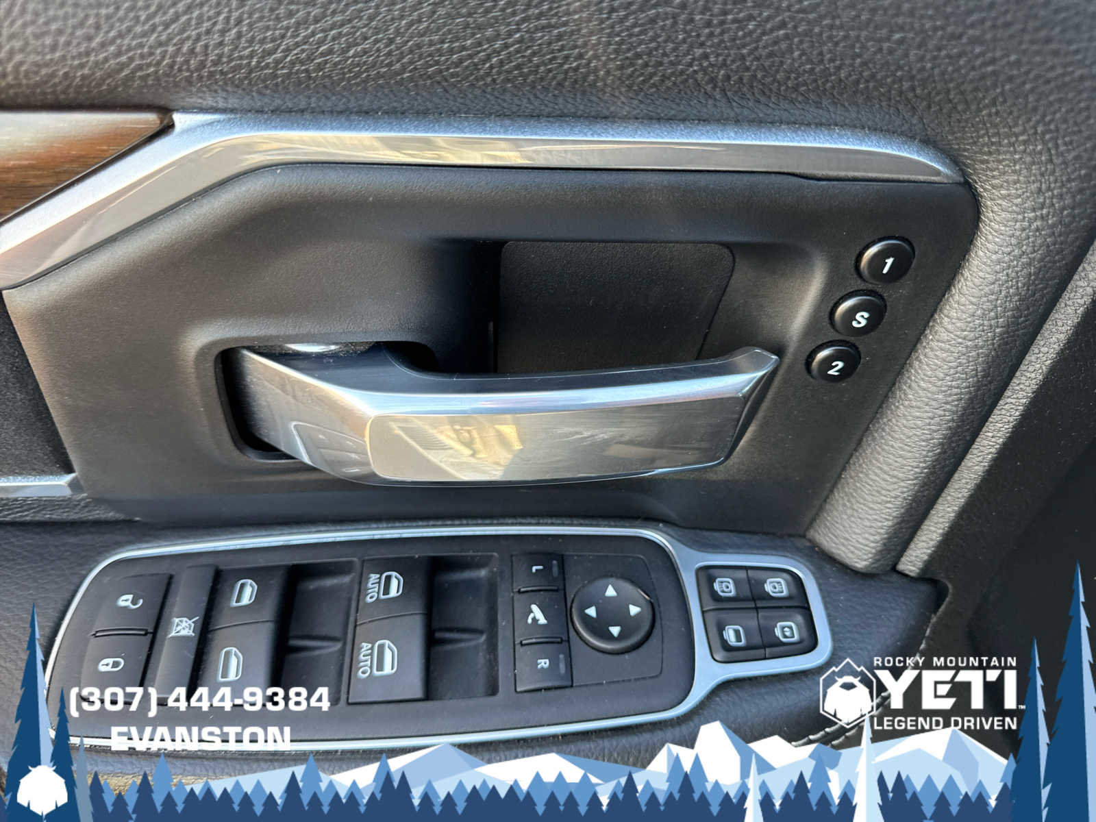 Used 2024 RAM 3500 Laramie image 29