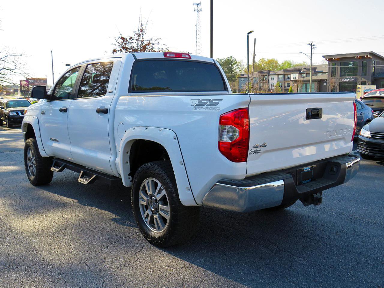 Used 2014 Toyota Tundra SR5 w/ SR5 Upgrade Package image 9
