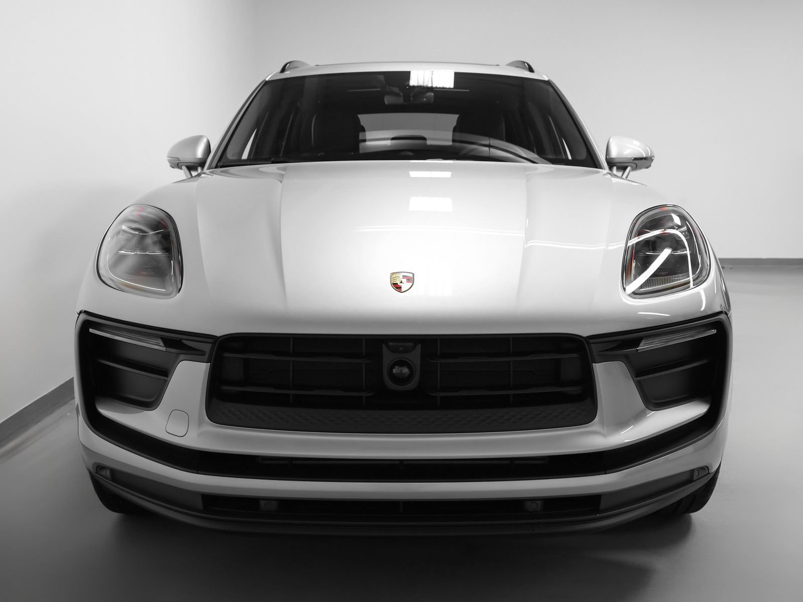 New 2026 Porsche Macan AWD/4WD image 8