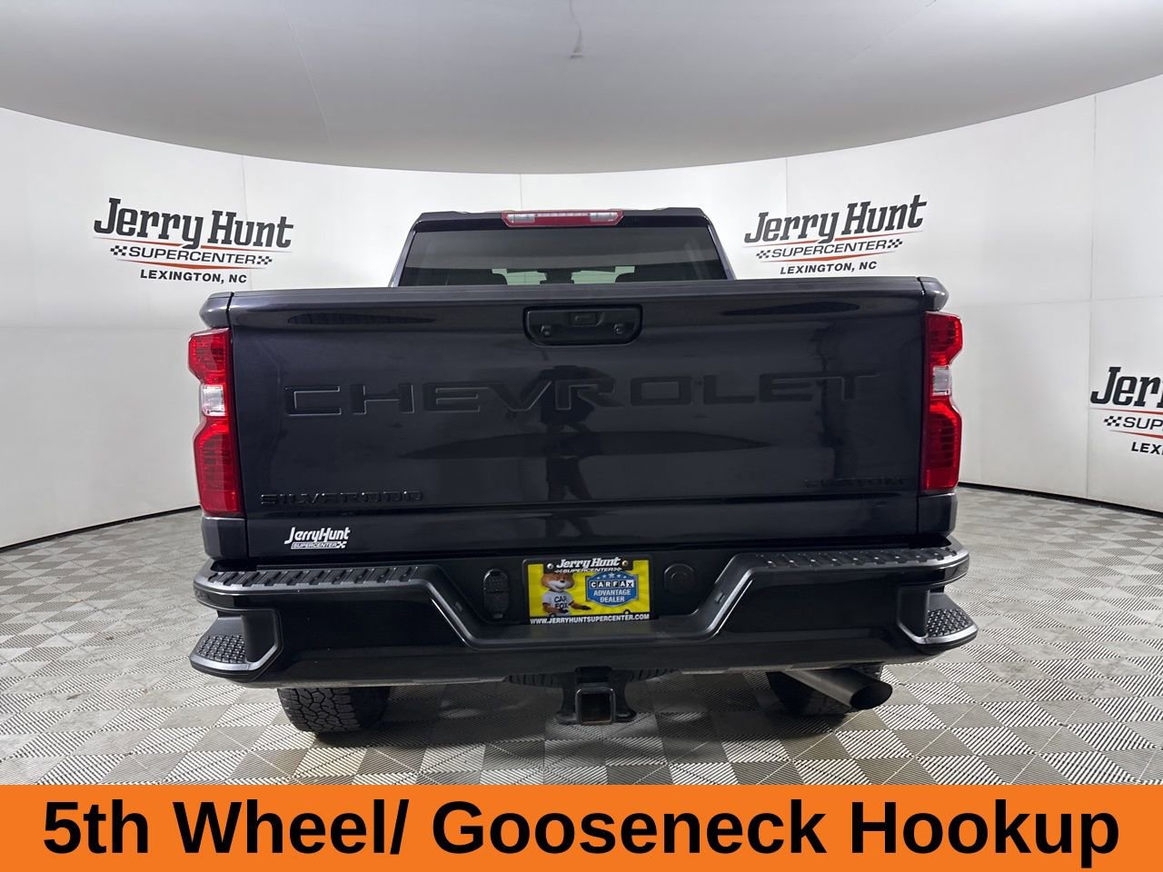 Used 2024 Chevrolet Silverado 2500 Custom w/ Custom Convenience Package image 6