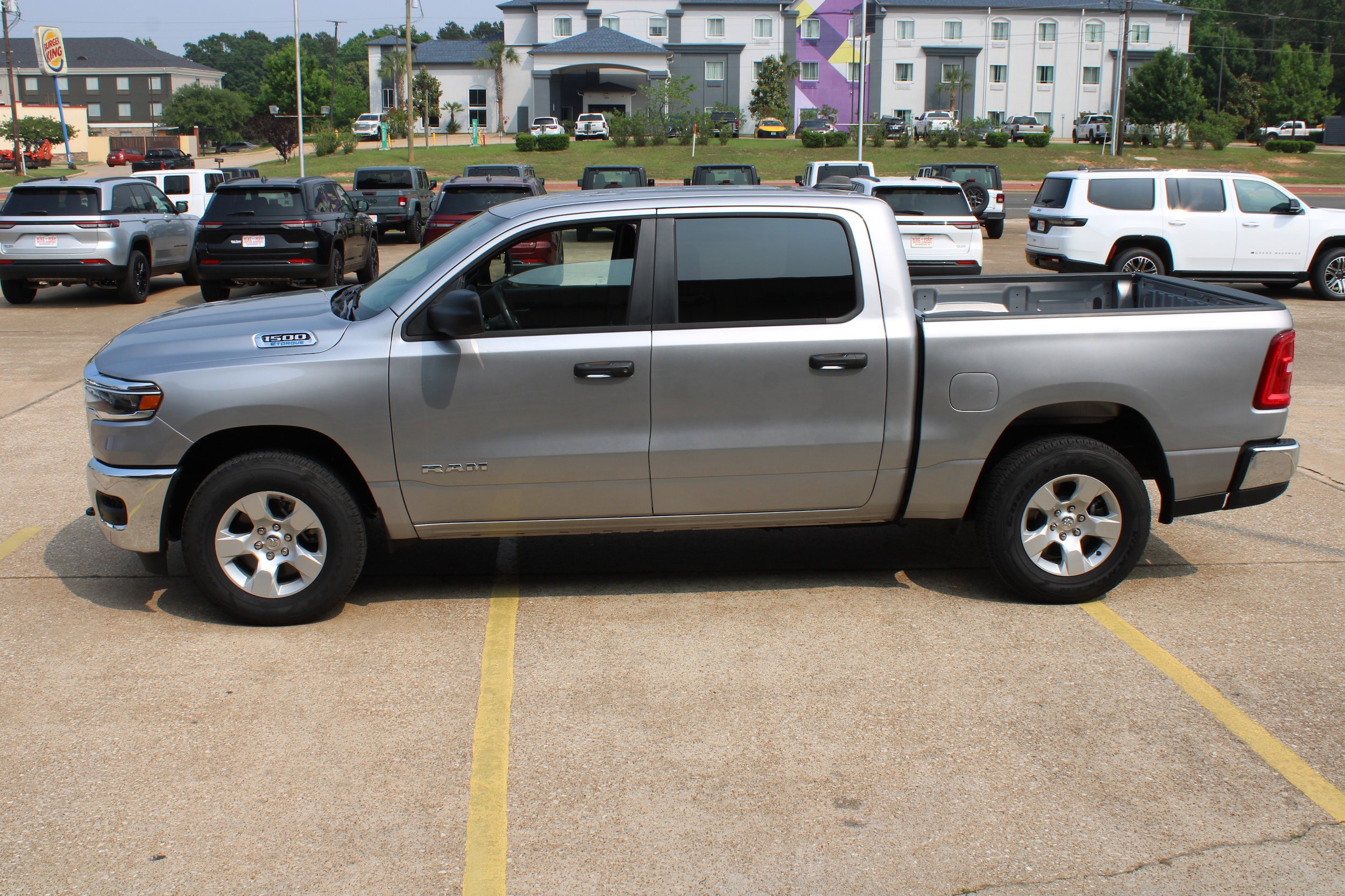 Certified 2025 RAM 1500 Tradesman AWD/4WD image 10