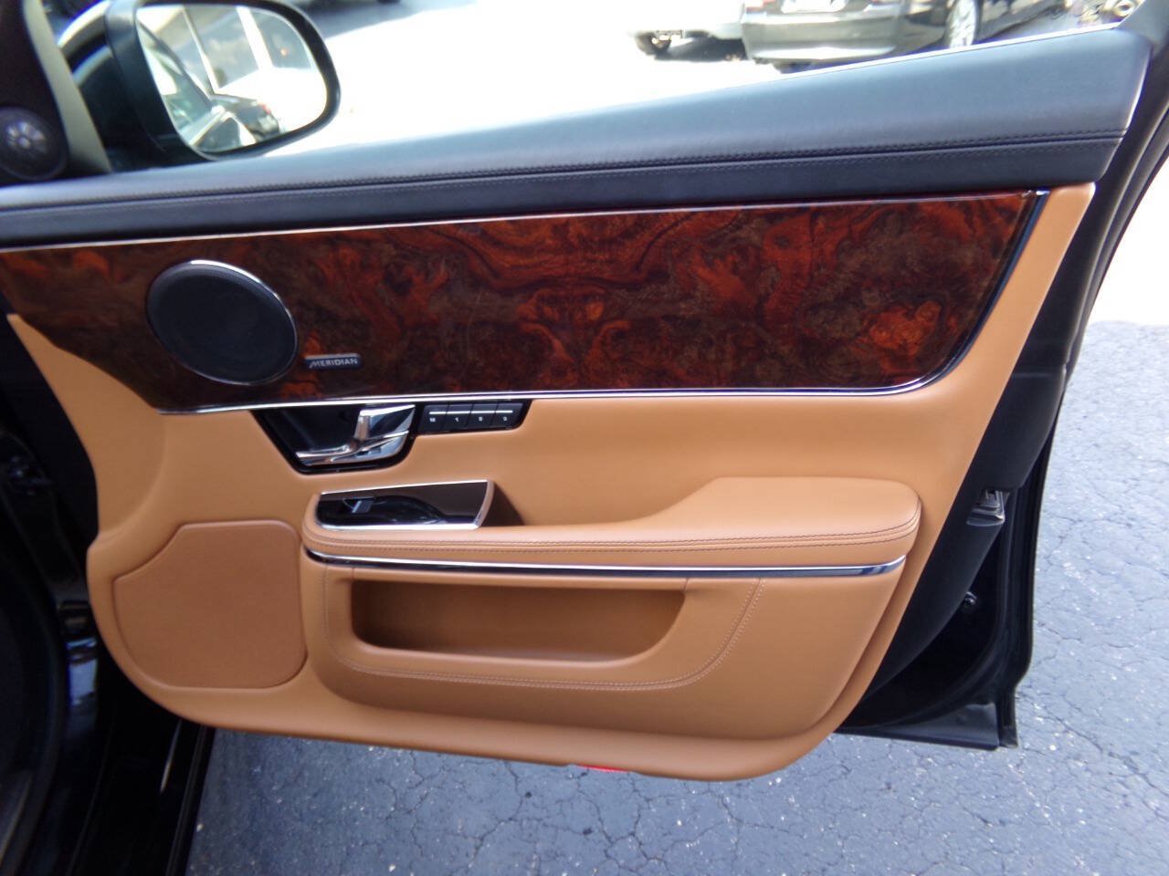 Used 2013 Jaguar XJ AWD image 44