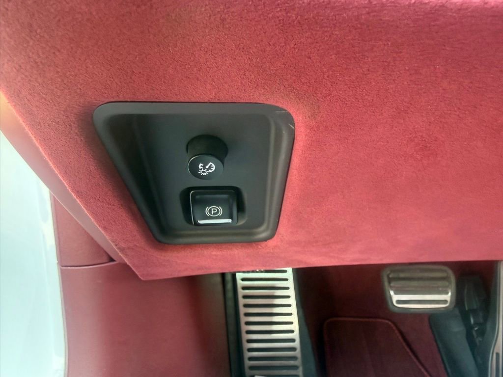 Used 2020 Chevrolet Corvette Stingray Premium Cpe w/ 3LT Preferred Equipment Group image 20