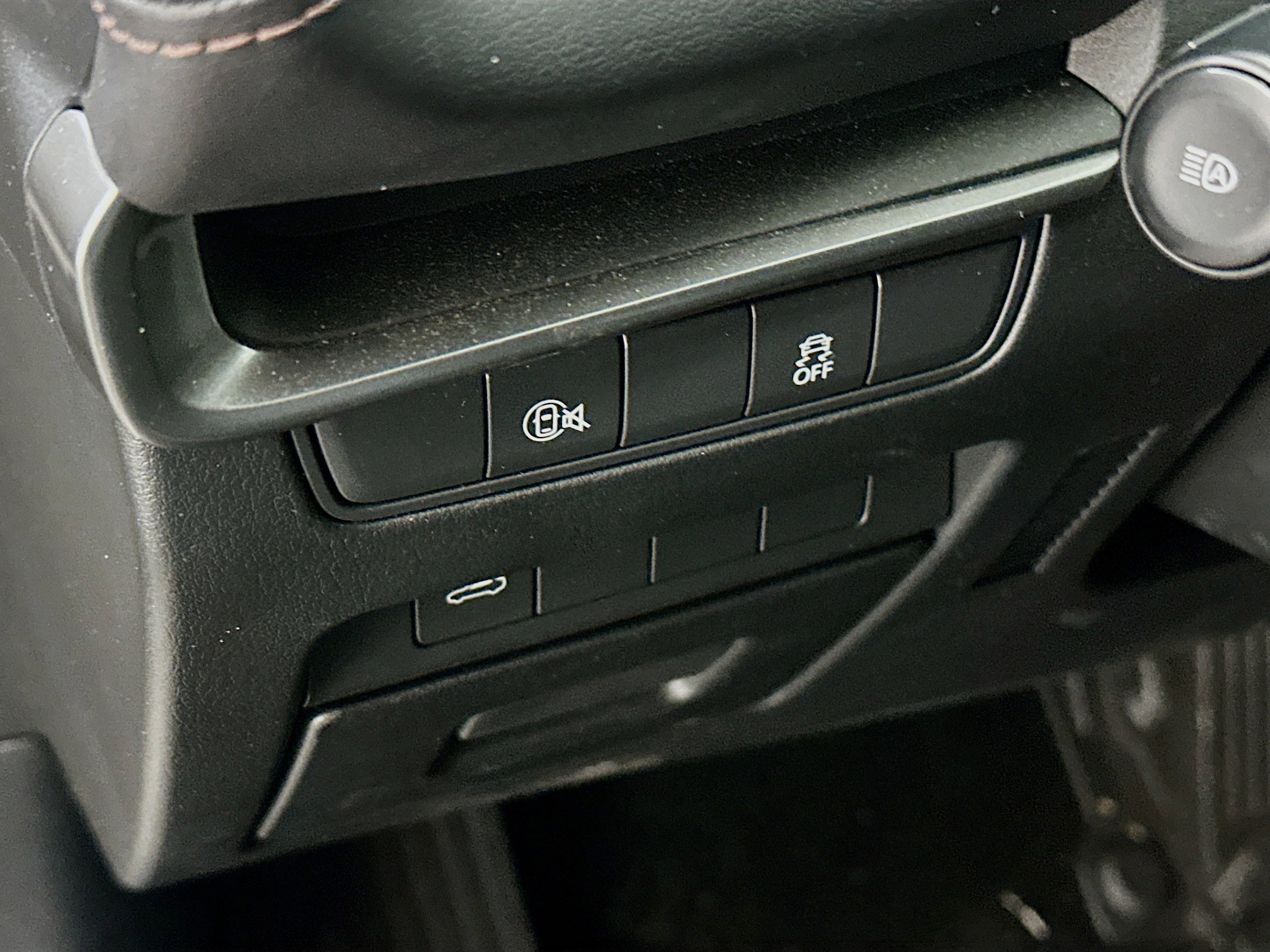 Used 2024 MAZDA MAZDA3 s image 17