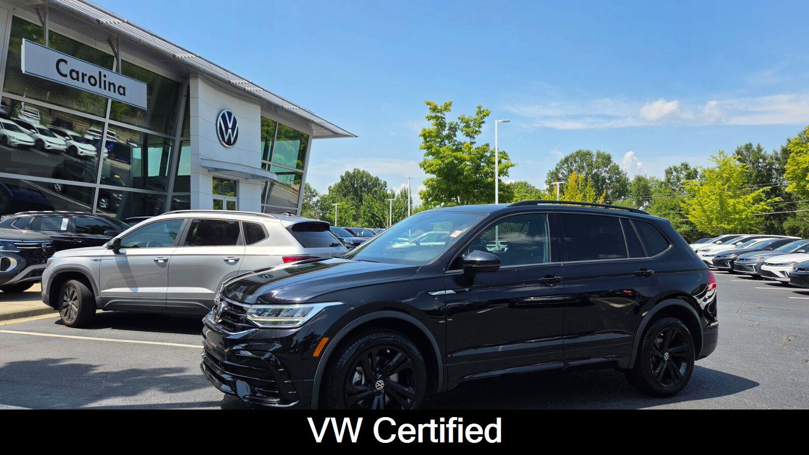 Used 2023 Volkswagen Tiguan SE R-Line FWD image 1
