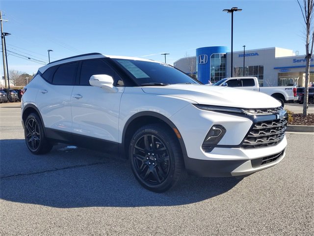 Used 2023 Chevrolet Blazer LT w/ LPO, Black Grille Bar Package image 3