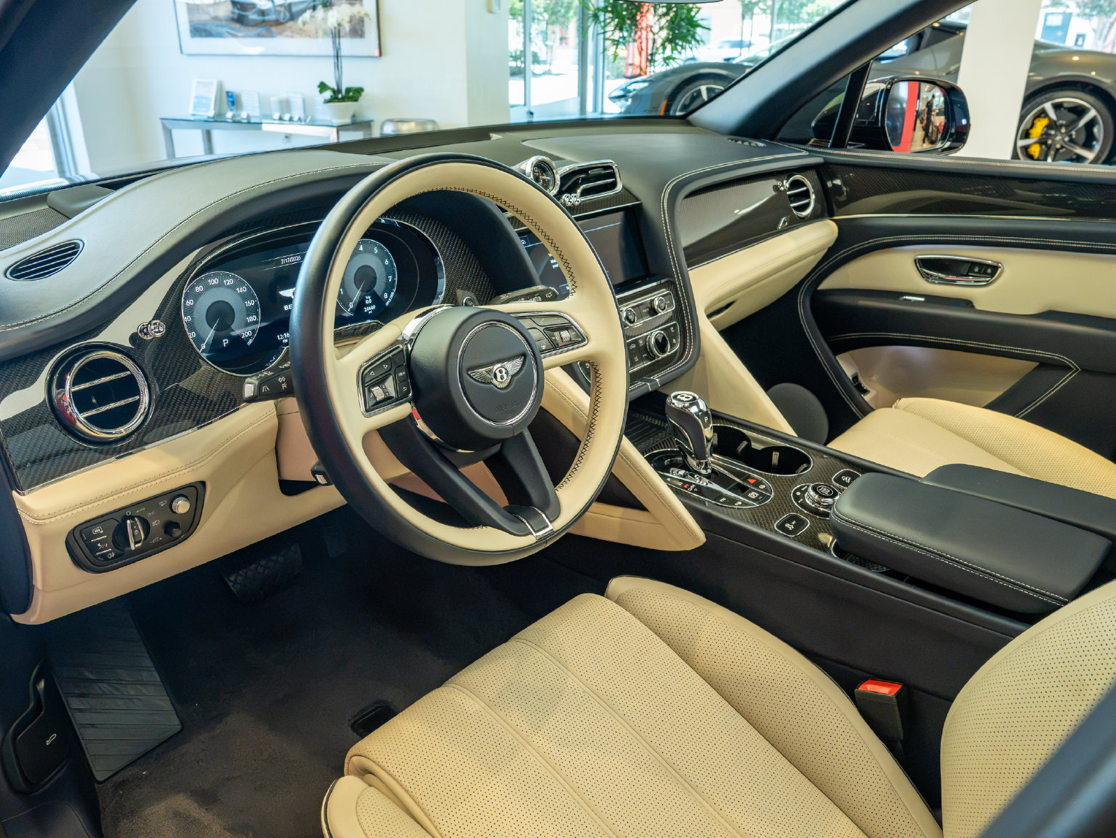 Used 2022 Bentley Bentayga AWD/4WD image 9