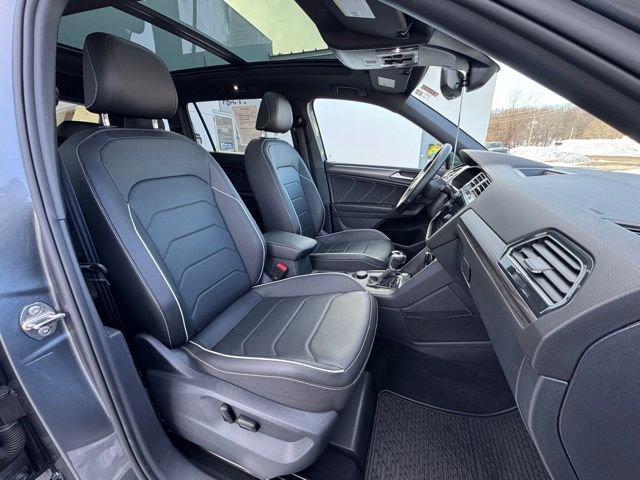 Certified 2022 Volkswagen Tiguan SEL R-Line image 26